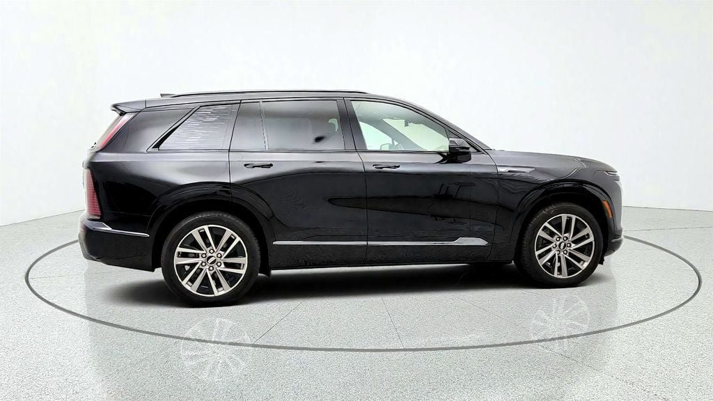 Used 2026 Cadillac Vistiq Sport AWD/4WD image 4