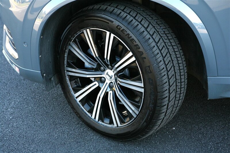 Used 2023 Volvo XC90 B6 Plus AWD/4WD image 3