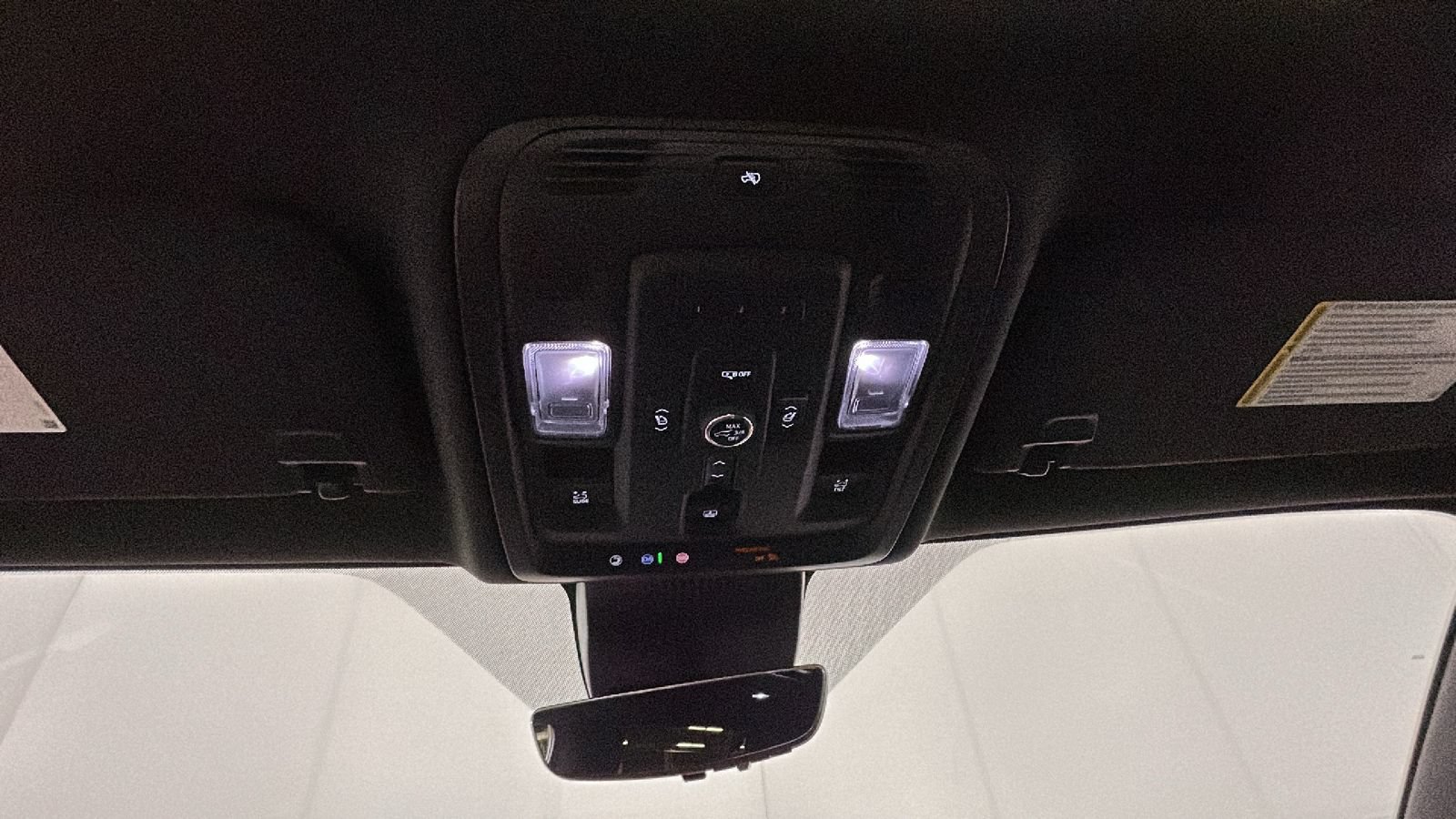 Used 2024 GMC Yukon XL Denali w/ Advanced Technology Package AWD/4WD image 30