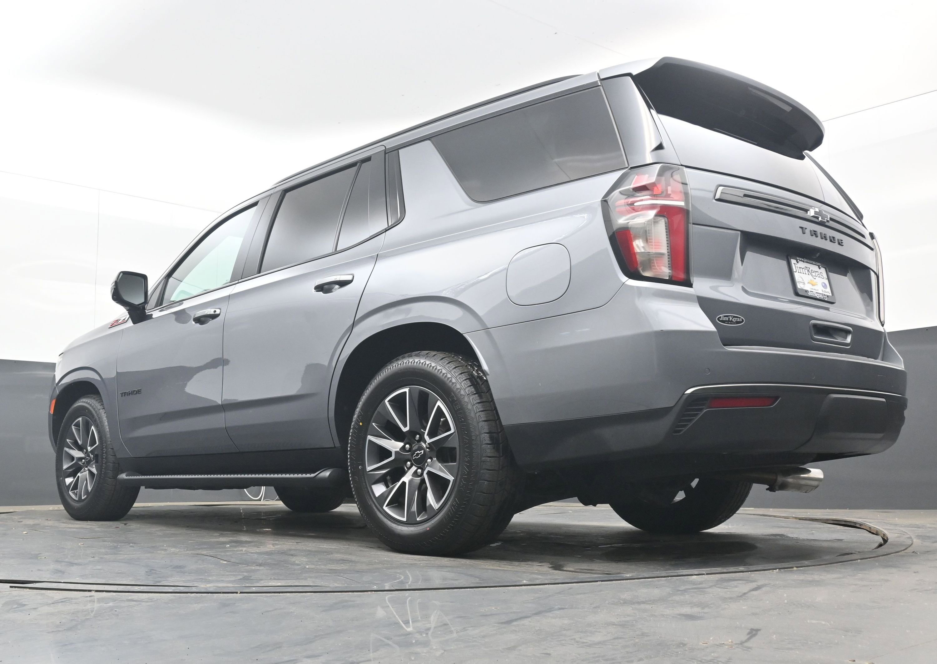 Used 2021 Chevrolet Tahoe Z71 w/ Z71 Off-Road Package AWD/4WD image 26
