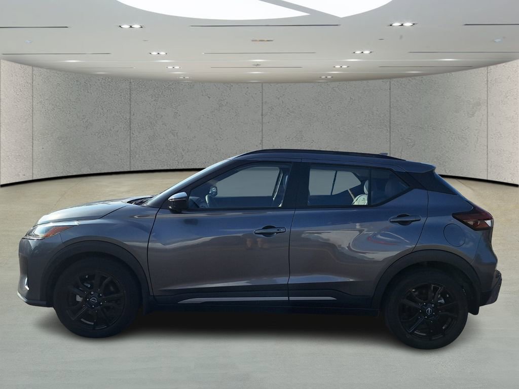 Used 2023 Nissan Kicks SR w/ SR Premium Package image 2