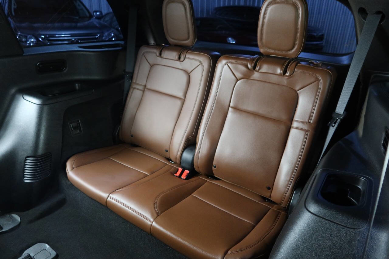 Used 2023 Lincoln Aviator Reserve w/ Equipment Group 201A image 17