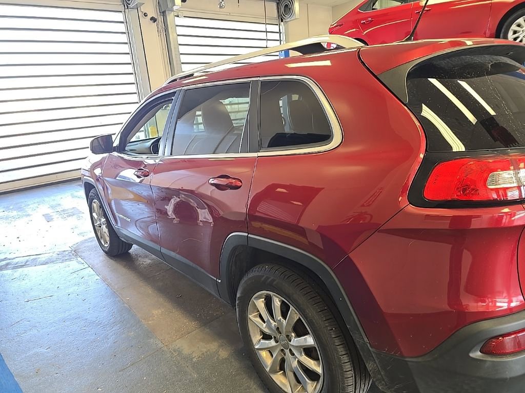Used 2015 Jeep Cherokee Limited image 3