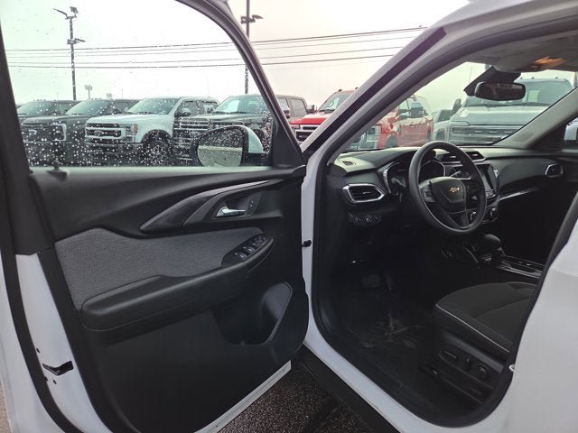 Used 2023 Chevrolet TrailBlazer LT w/ Convenience Package AWD/4WD image 7