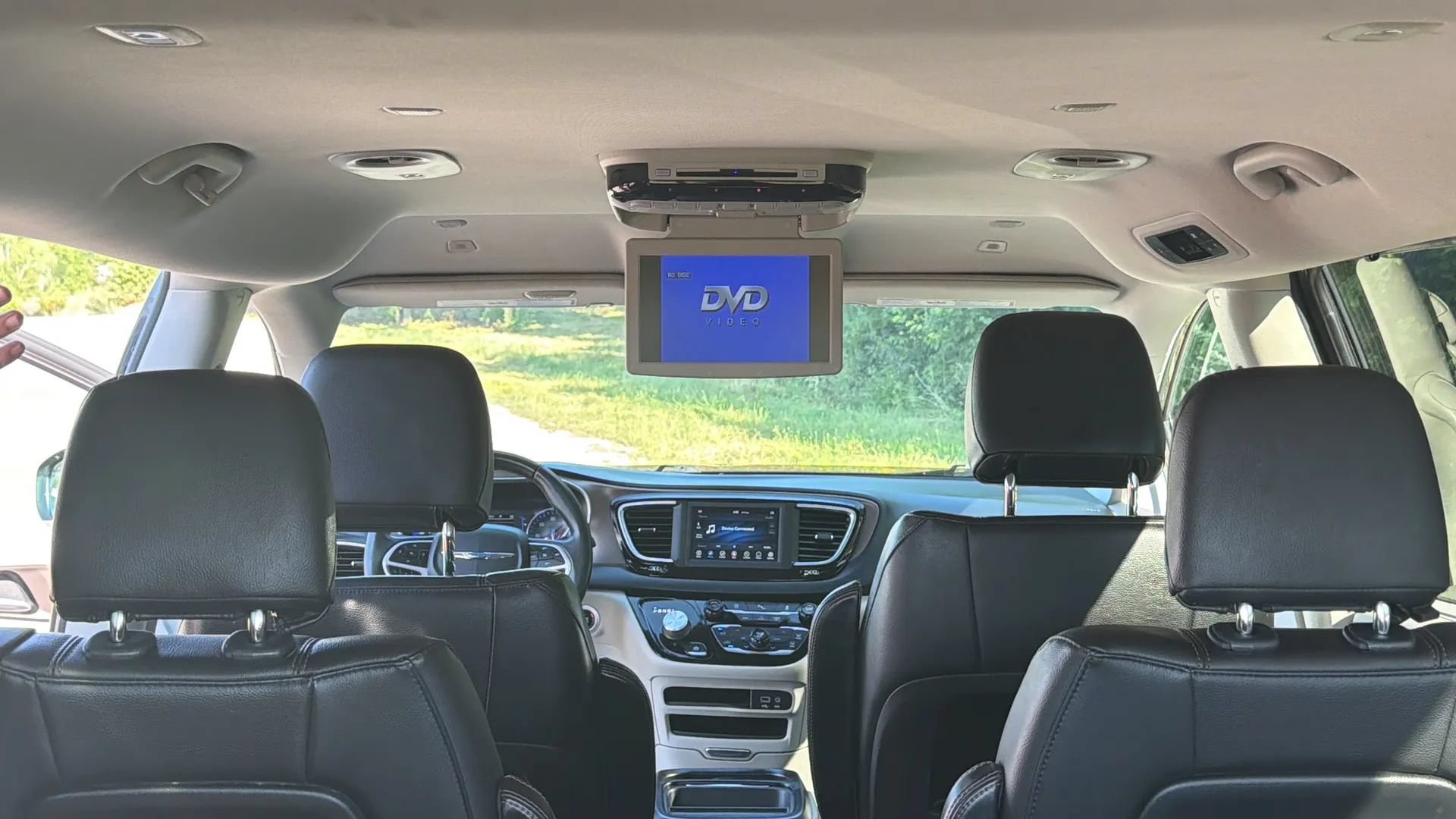 Used 2018 Chrysler Pacifica Touring-L w/ Tire & Wheel Group FWD image 20
