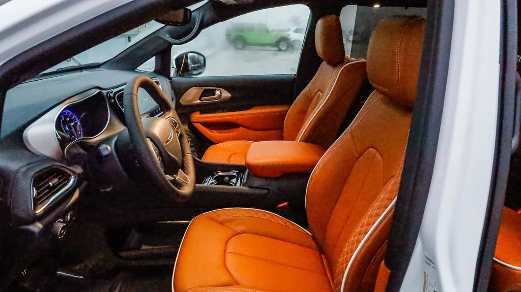 New 2026 Chrysler Pacifica Pinnacle w/ Trailer Tow Group image 22