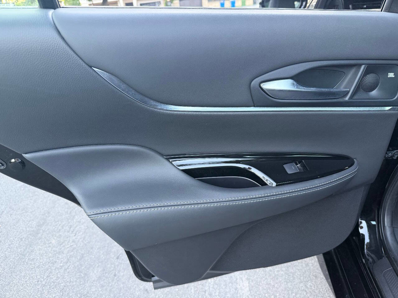 Used 2023 Toyota Mirai w/ Advanced Technology Package image 16