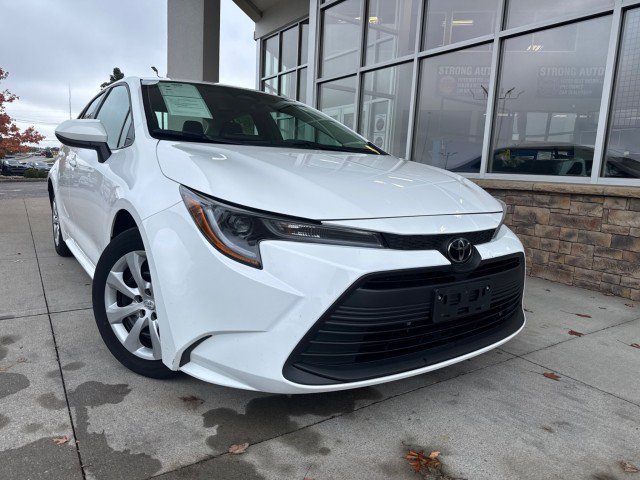 Used 2025 Toyota Corolla LE FWD image 2