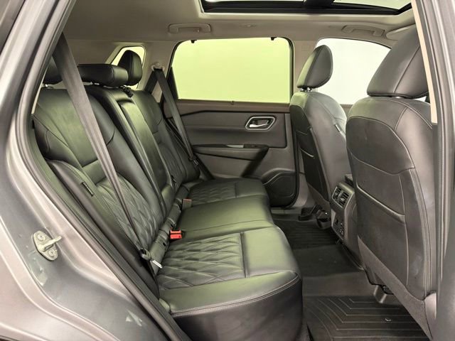 Used 2023 Nissan Rogue Platinum w/ Platinum Premium Package image 12