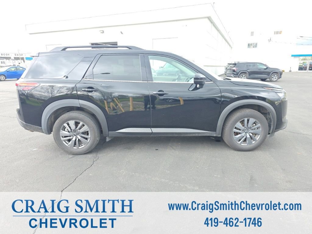 Used 2025 Nissan Pathfinder SV FWD image 7