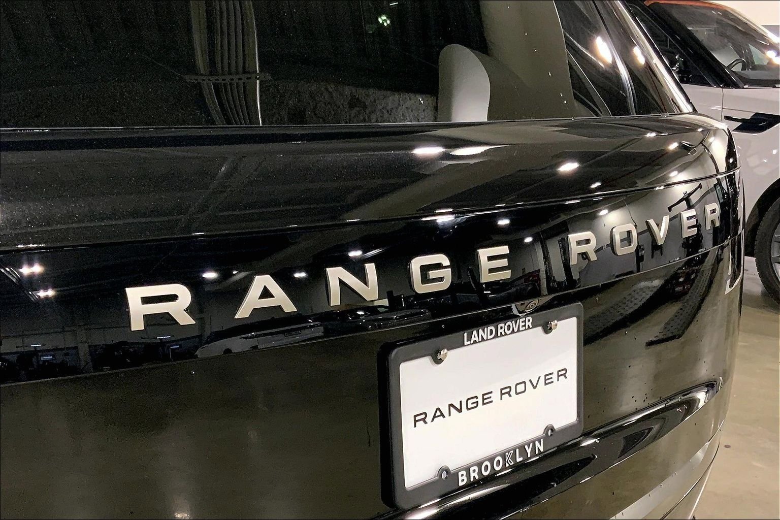 New 2026 Land Rover Range Rover SE image 15