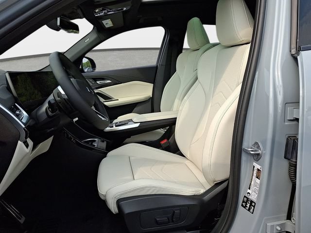 New 2026 BMW X2 xDrive28i w/ Technology Package AWD/4WD image 11