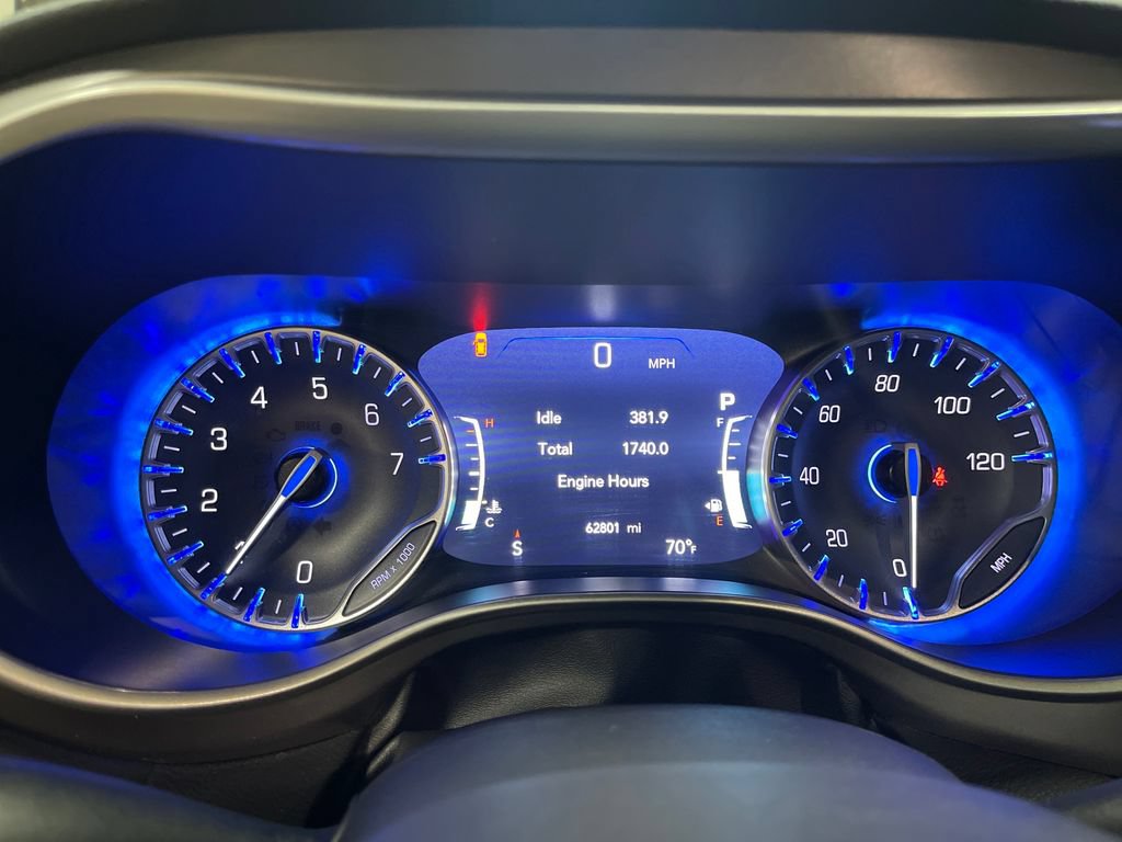 Used 2023 Chrysler Pacifica Touring-L FWD image 21