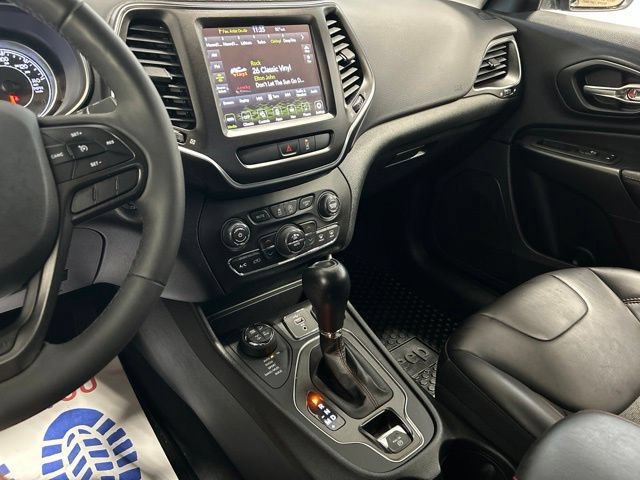 Used 2022 Jeep Cherokee Trailhawk w/ Sound & Nav Group AWD/4WD image 25
