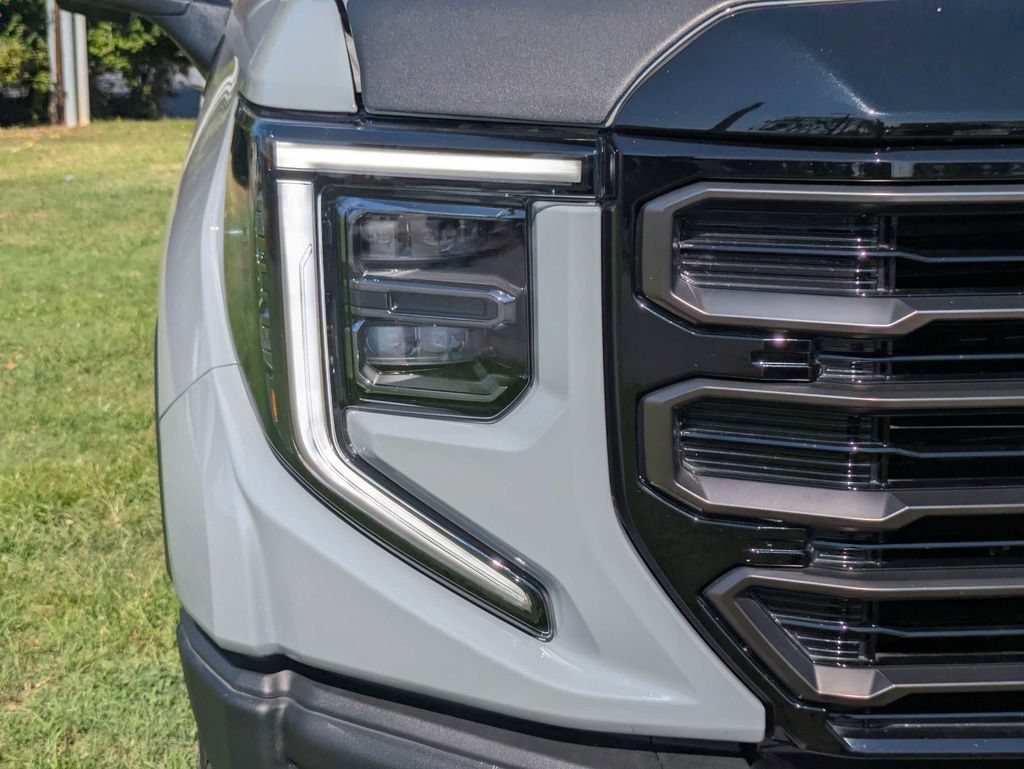 Used 2025 GMC Sierra 1500 AT4X AWD/4WD image 10