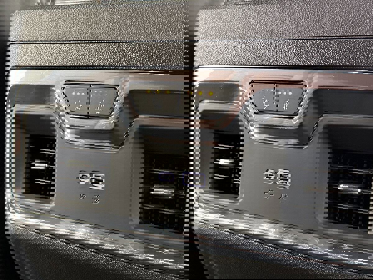 Used 2024 GMC Sierra 2500 Denali Ultimate image 38