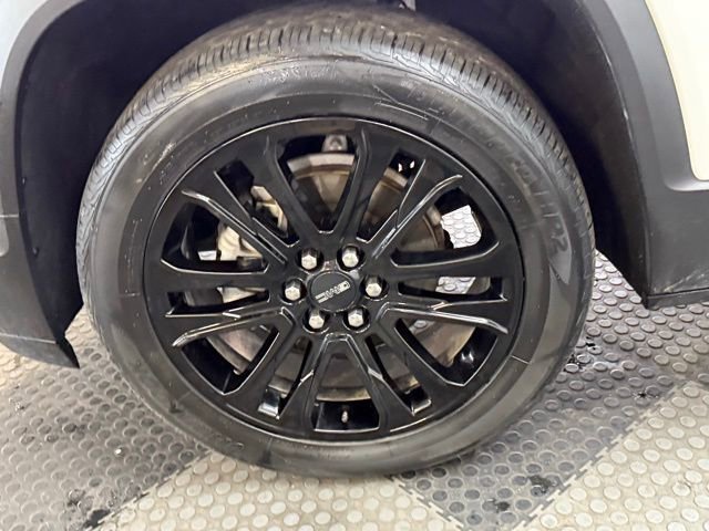 Used 2022 GMC Acadia SLT w/ Elevation Edition image 14