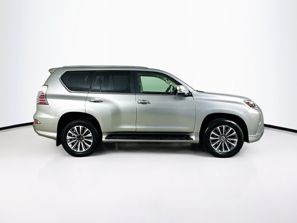 Used 2020 Lexus GX 460 Luxury w/ Accessory Package AWD/4WD image 8