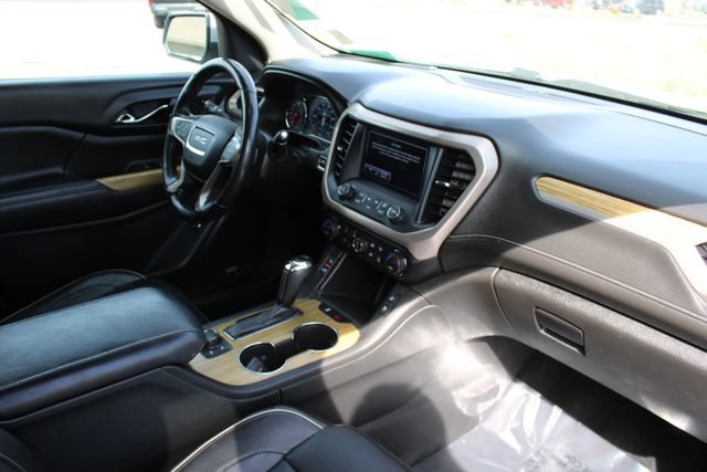 Used 2017 GMC Acadia Denali w/ Technology Package AWD/4WD image 14