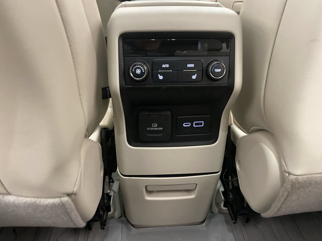 Used 2021 GMC Acadia Denali w/ Denali Technology Package FWD image 17