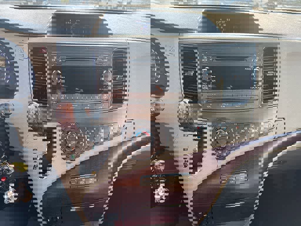 Used 2012 Toyota Sienna XLE image 16