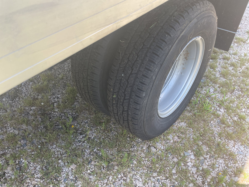 Used 2022 Chevrolet Express 3500 w/ Power Convenience Package image 9