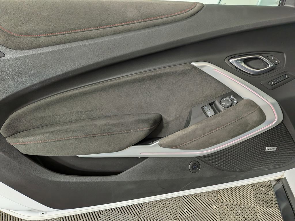 Used 2020 Chevrolet Camaro ZL1 image 16