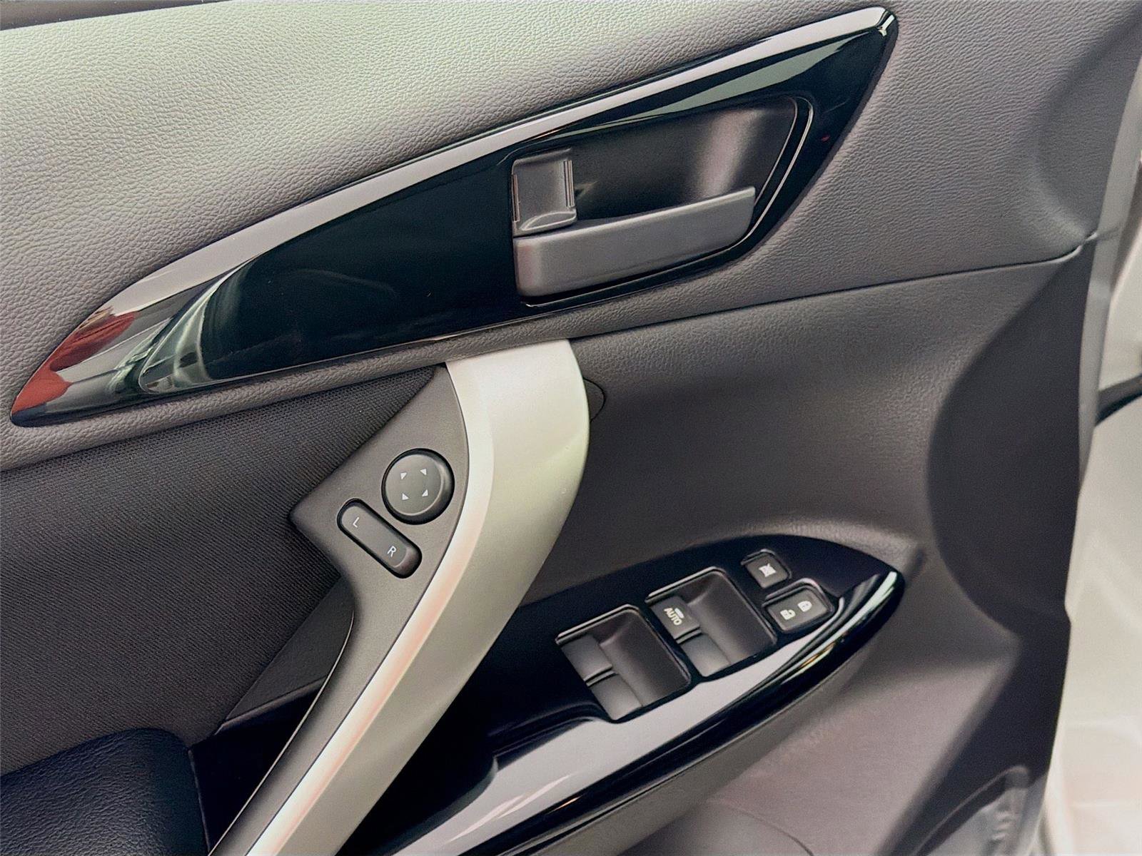 New 2026 Mitsubishi Eclipse Cross LE image 18