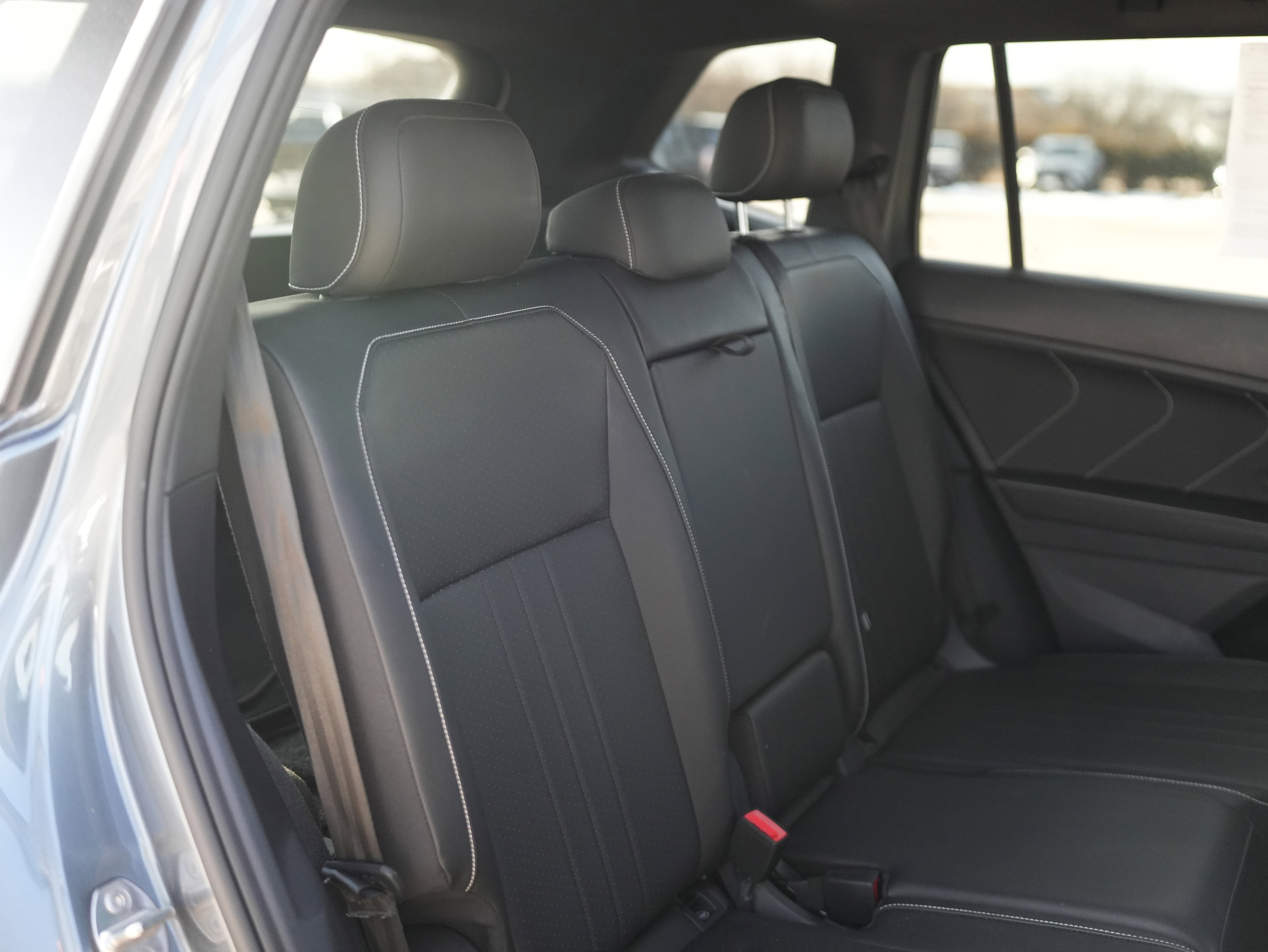 Used 2023 Volkswagen Tiguan SE R-Line image 25