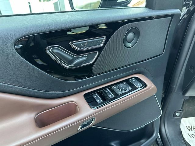 Used 2025 Lincoln Aviator Reserve w/ Illumination Package AWD/4WD image 15