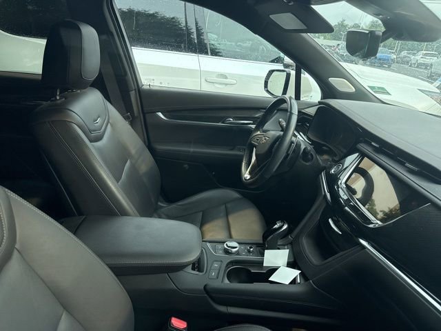 Used 2024 Cadillac XT6 Sport w/ Technology Package AWD/4WD image 5
