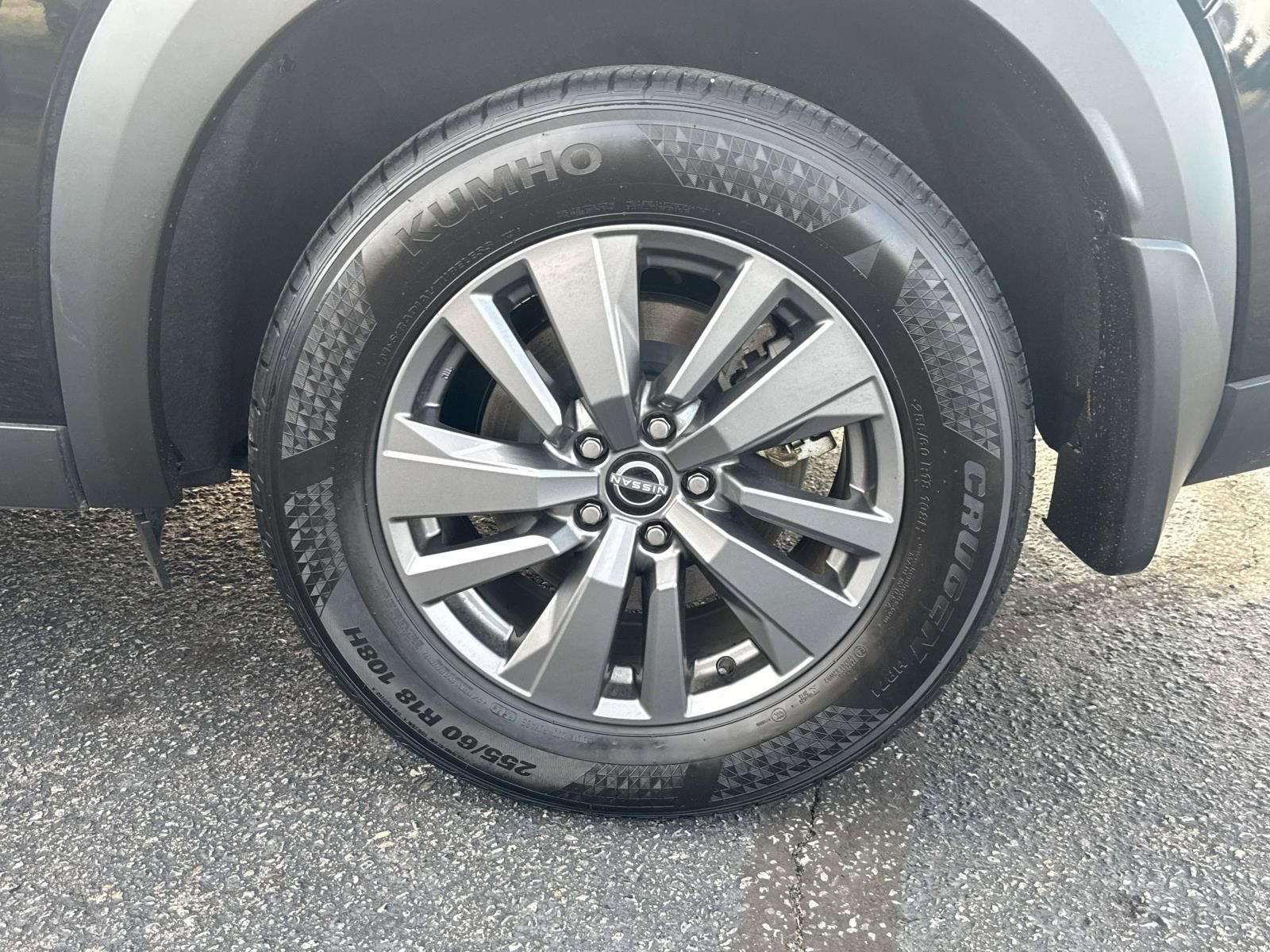 Used 2024 Nissan Pathfinder SV w/ SV Premium Package image 9