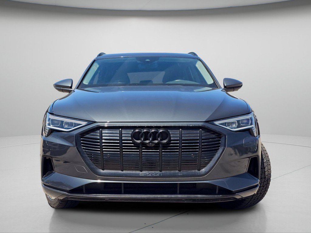 Used 2022 Audi e-tron Premium Plus w/ Premium Plus Package AWD/4WD image 3