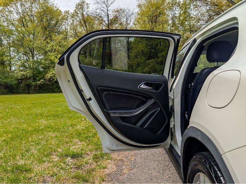 Used 2015 Mercedes-Benz GLA 250 4MATIC image 10