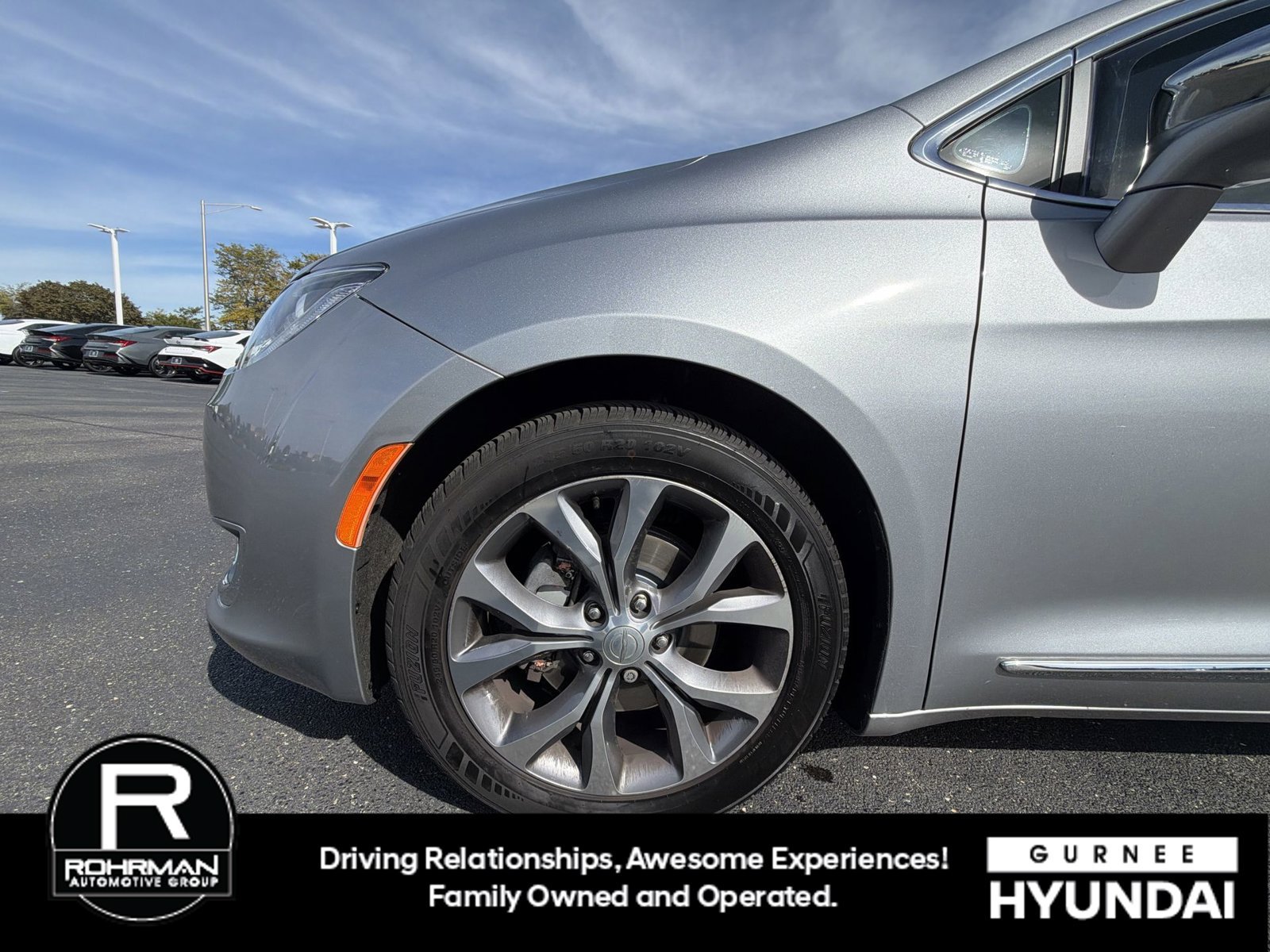 Used 2020 Chrysler Pacifica Limited FWD image 11