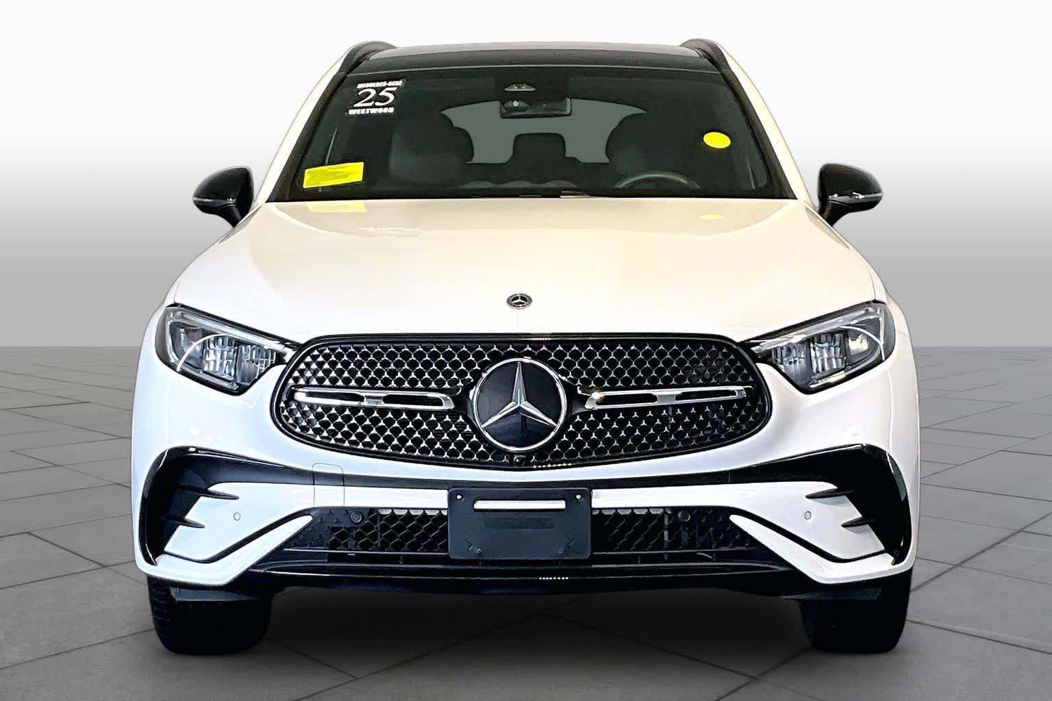 Used 2025 Mercedes-Benz GLC 300 4MATIC image 4