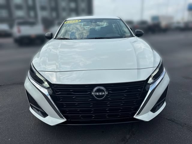 Used 2025 Nissan Altima 2.5 SV FWD image 8
