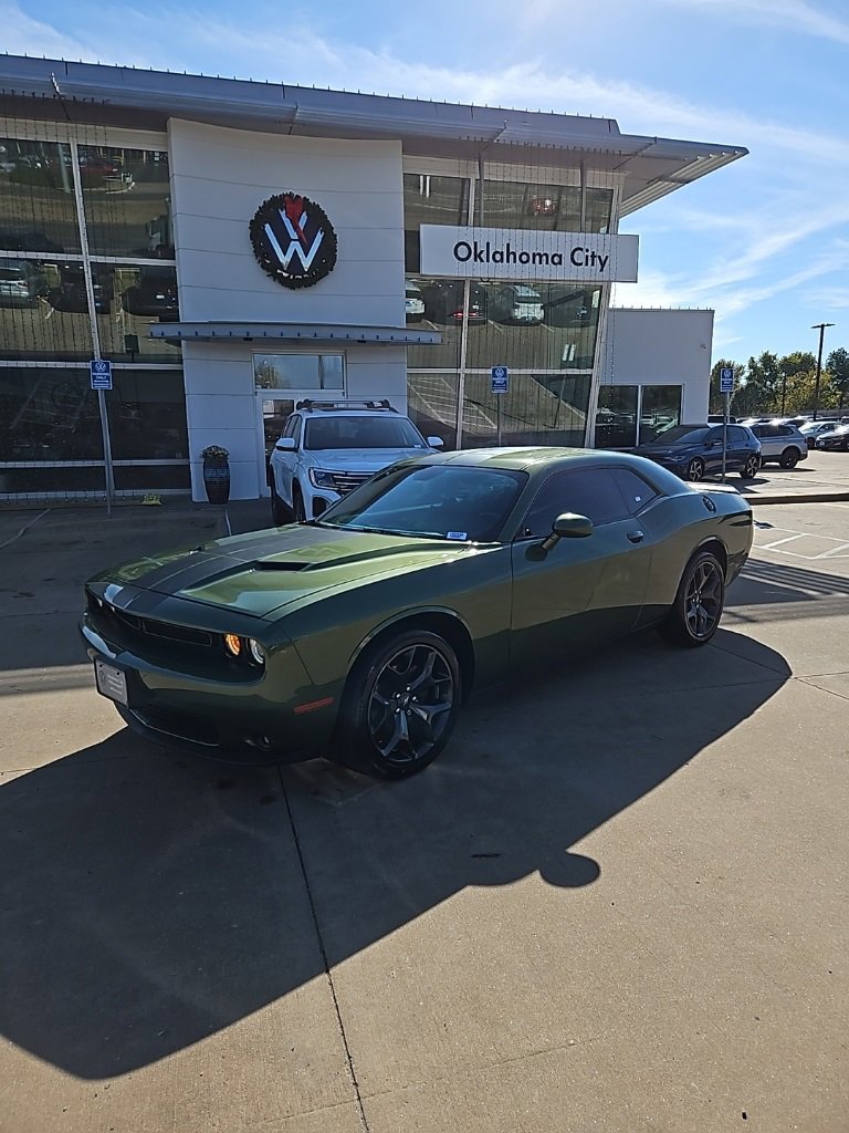 Used 2020 Dodge Challenger SXT w/ Blacktop Package image 1