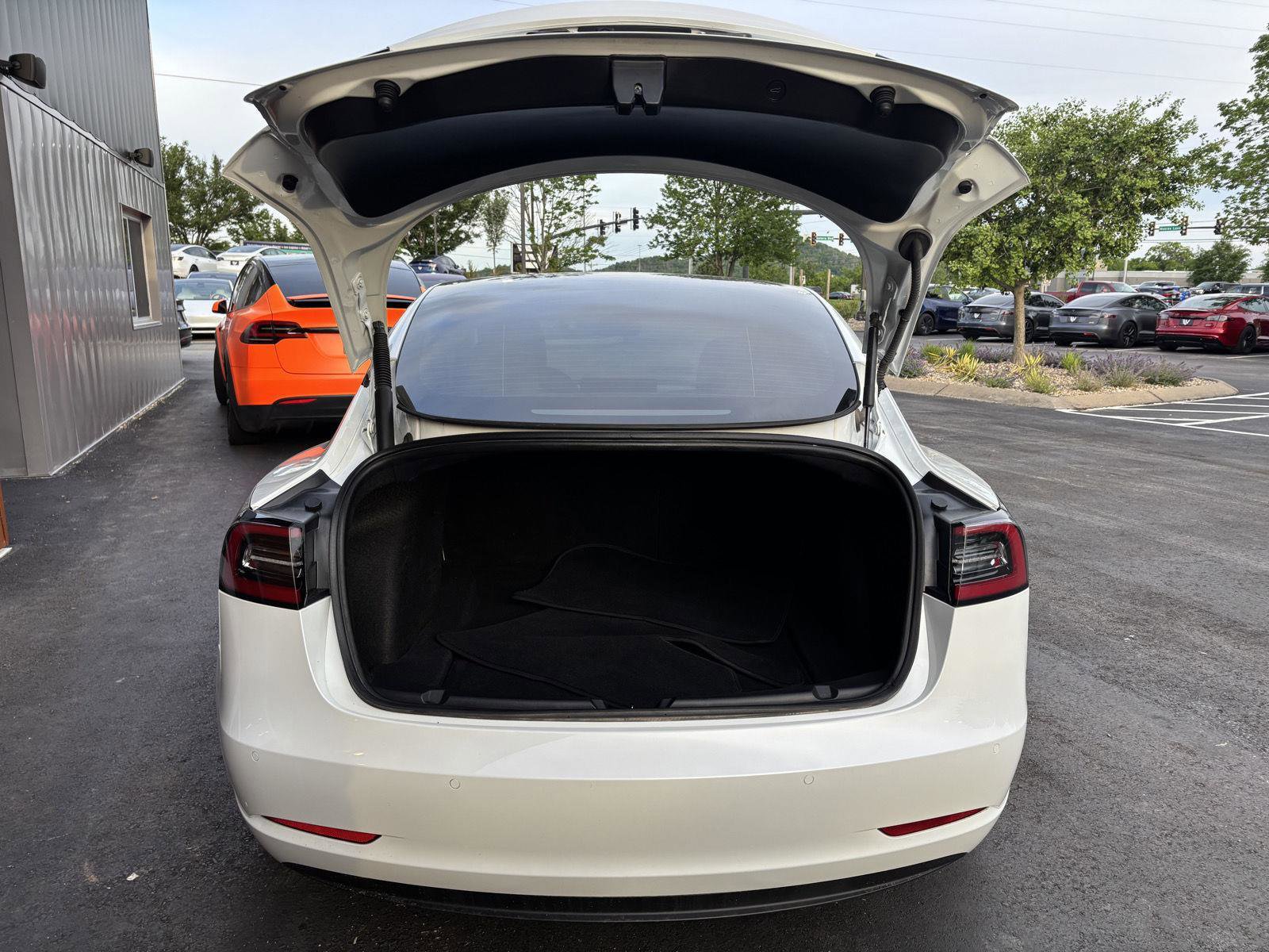 Used 2022 Tesla Model 3 Long Range AWD/4WD image 8