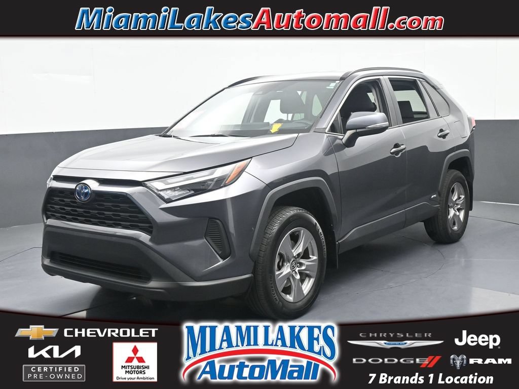 Used 2024 Toyota RAV4 XLE AWD/4WD image 1