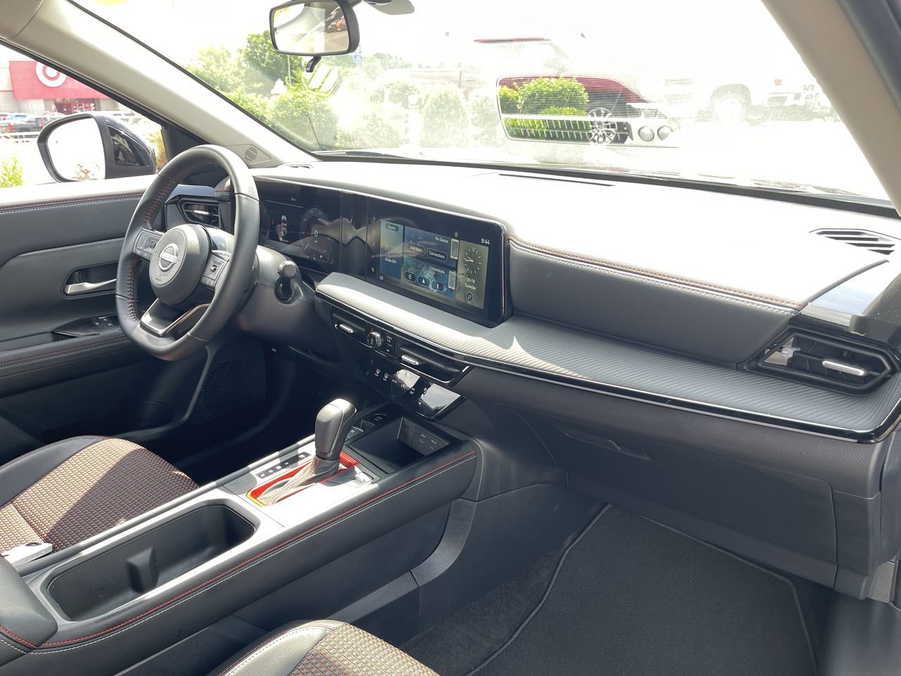Used 2025 Nissan Kicks SR AWD/4WD image 27