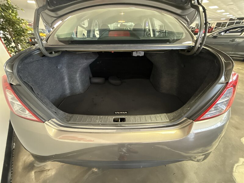 Used 2012 Nissan Versa SV w/ Convenience Pkg FWD image 28