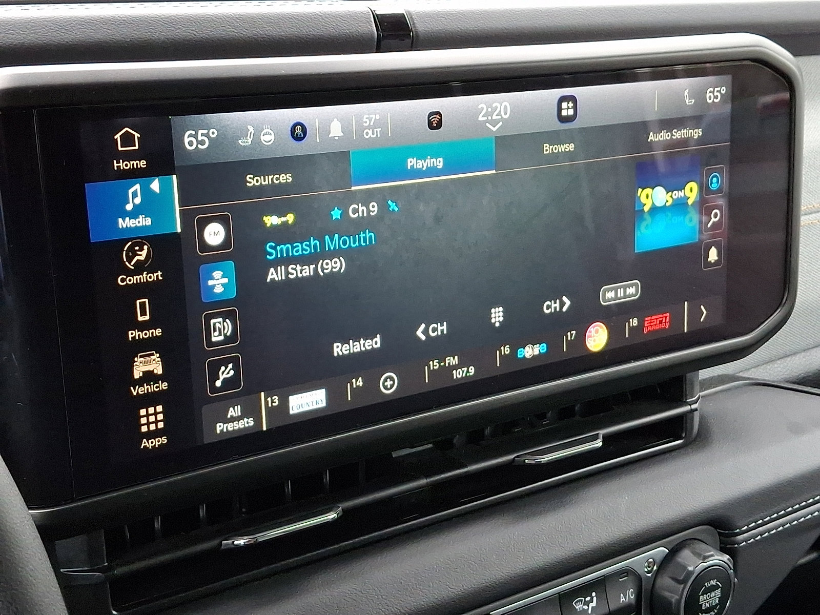 Certified 2025 Jeep Wrangler Unlimited Sahara AWD/4WD image 17