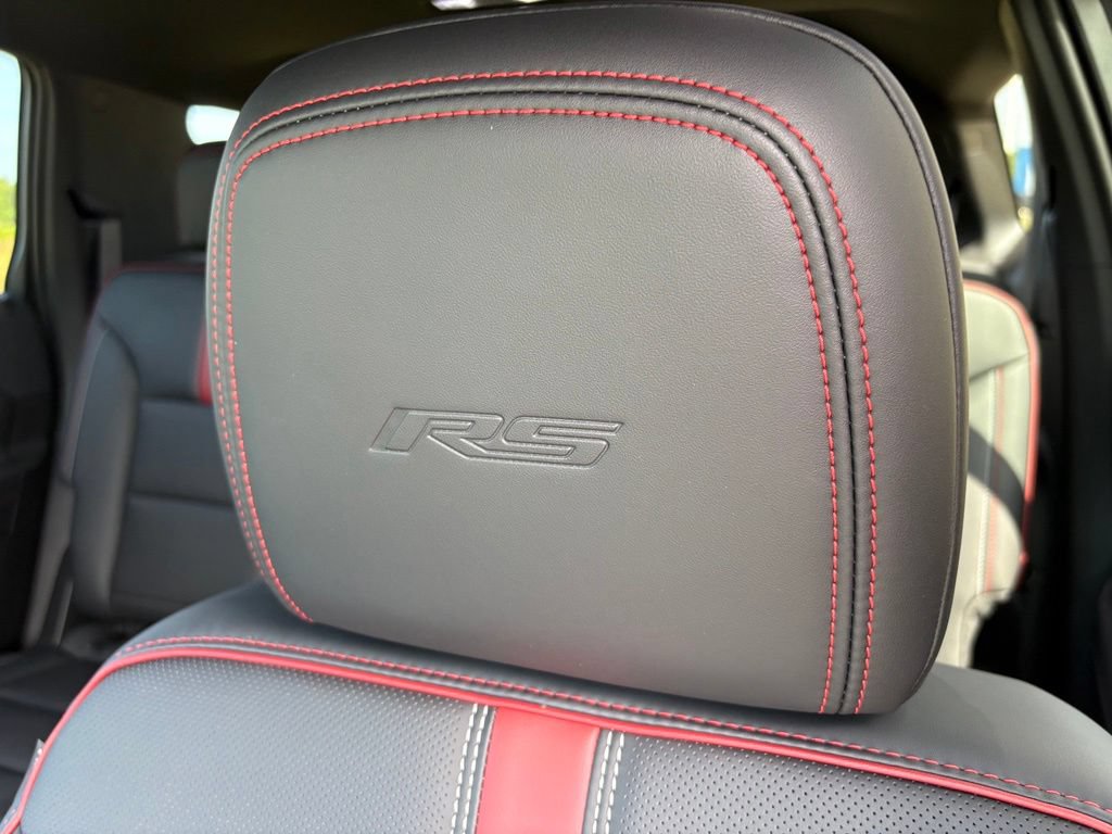 New 2027 Chevrolet Traverse RS w/ LPO, Floor Liner Package AWD/4WD image 2