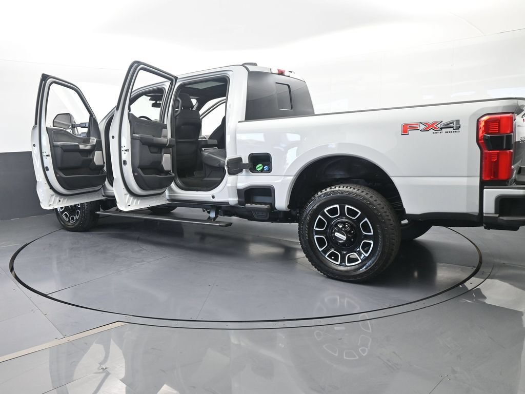 Used 2026 Ford F350 Platinum w/ FX4 Off-Road Package AWD/4WD image 91