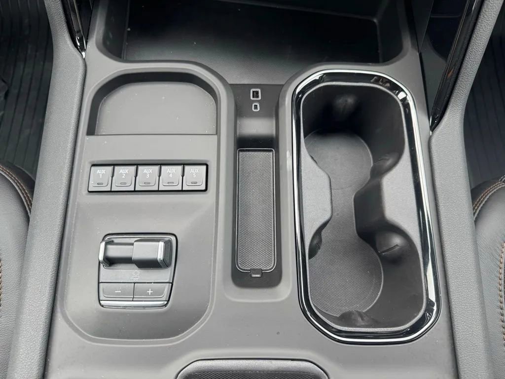 New 2026 GMC Sierra 3500 AT4 w/ Technology Package image 27