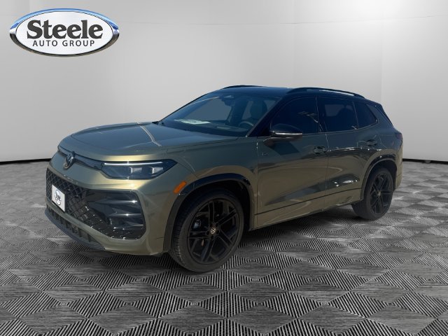 New 2026 Volkswagen Tiguan SE R-Line FWD image 1