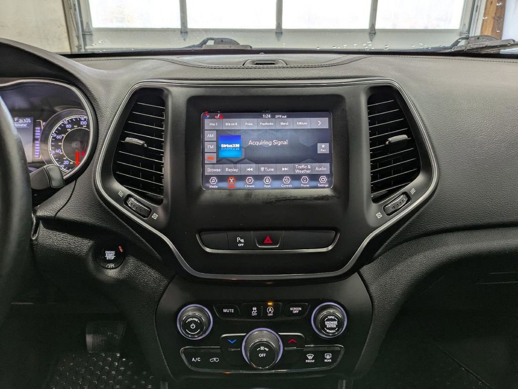 Used 2019 Jeep Cherokee Latitude Plus w/ Cold Weather Group image 19