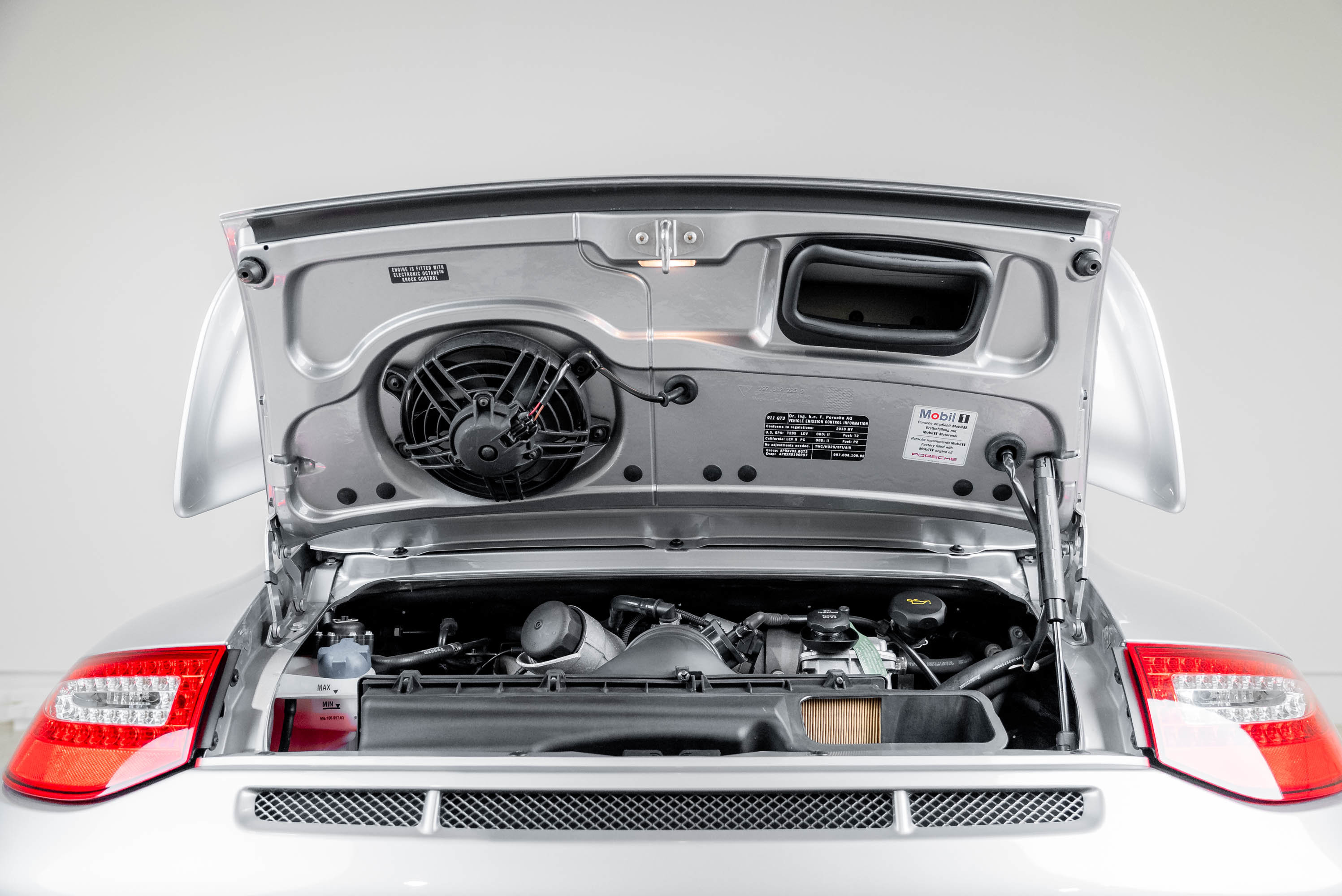 Used 2010 Porsche 911 GT3 RWD image 7