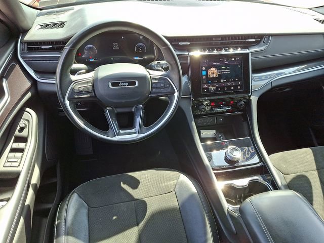 Used 2022 Jeep Grand Cherokee L Laredo AWD/4WD image 2